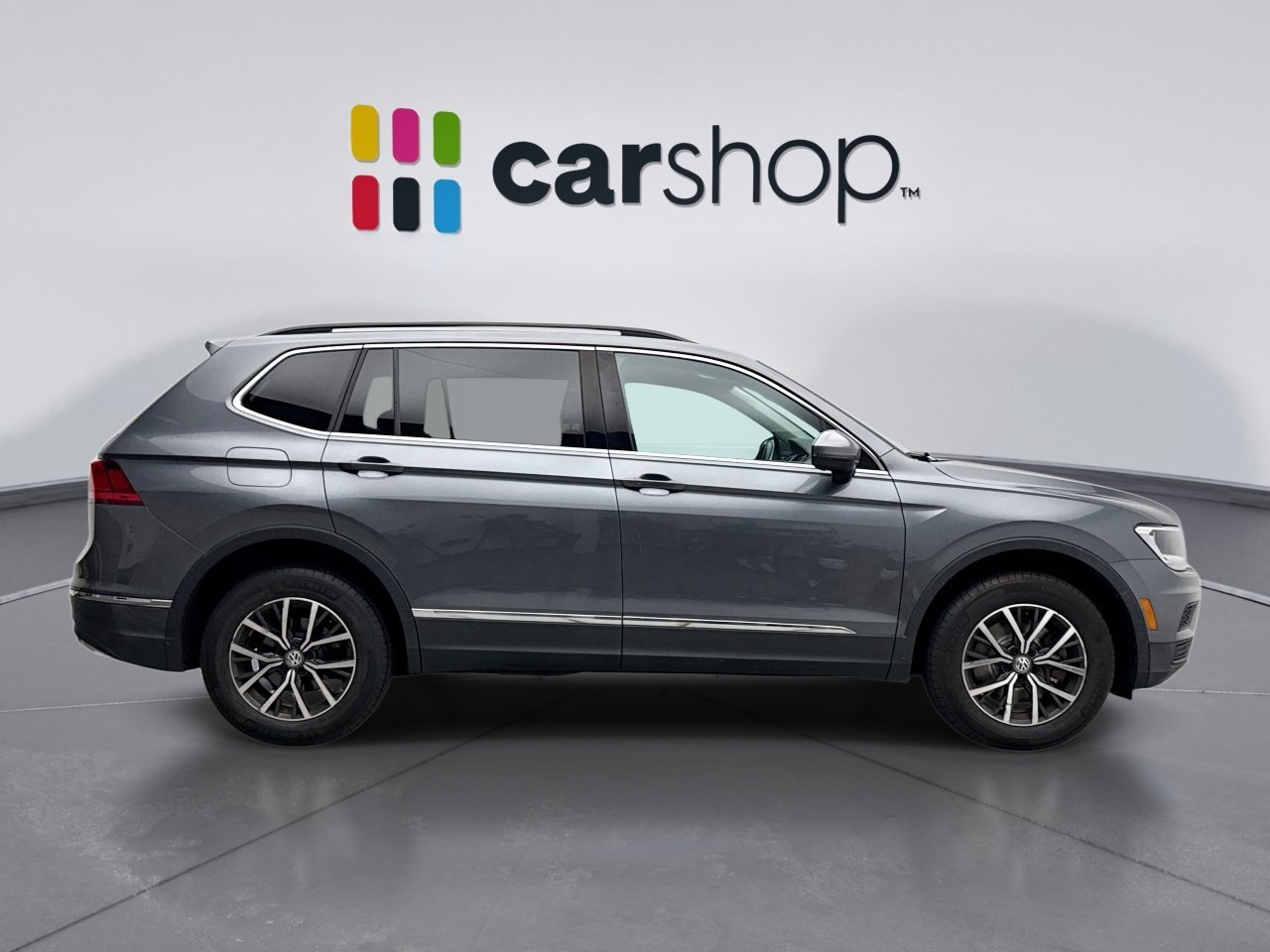 Used 2018 Volkswagen Tiguan SEL AWD/4WD image 6