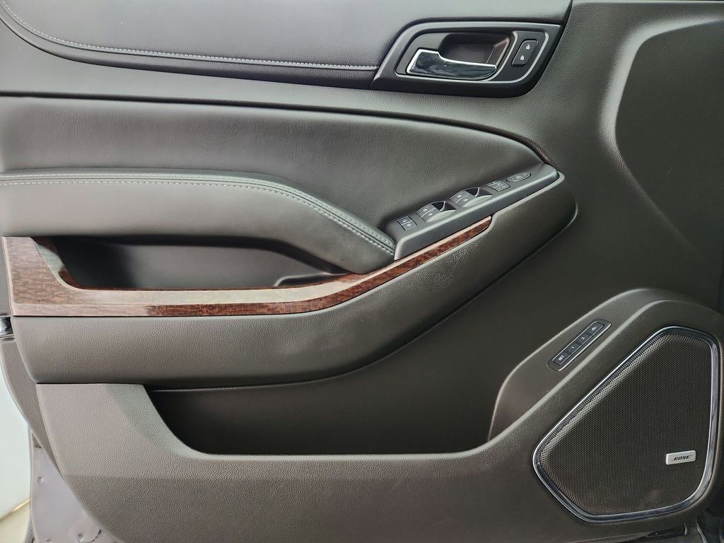 Used 2017 GMC Yukon SLT AWD/4WD image 25