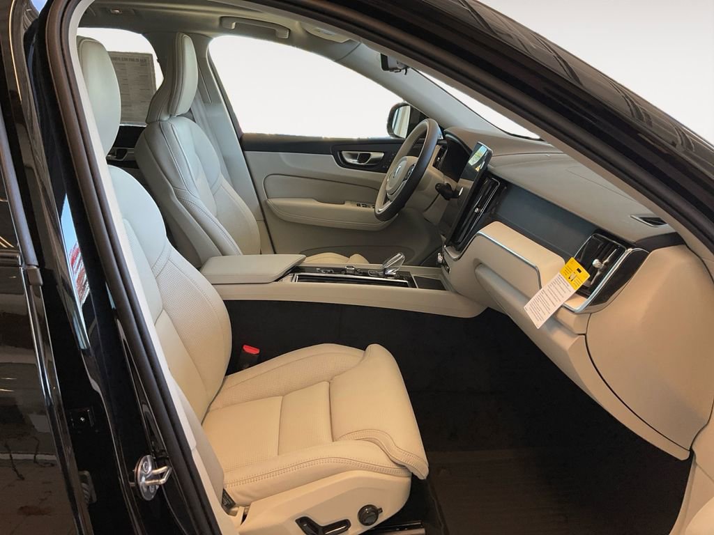New 2026 Volvo XC60 B5 Ultra w/ Protection Package Premier image 14