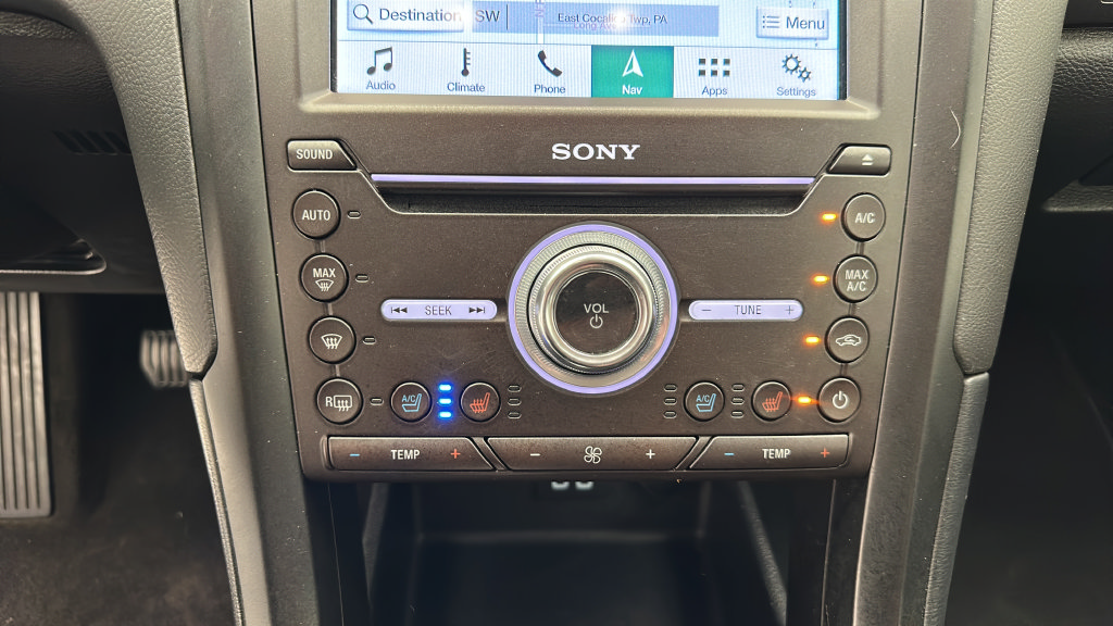 Used 2019 Ford Fusion Energi Titanium FWD image 18
