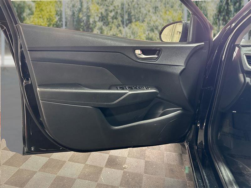 Used 2021 Hyundai Accent SE image 17