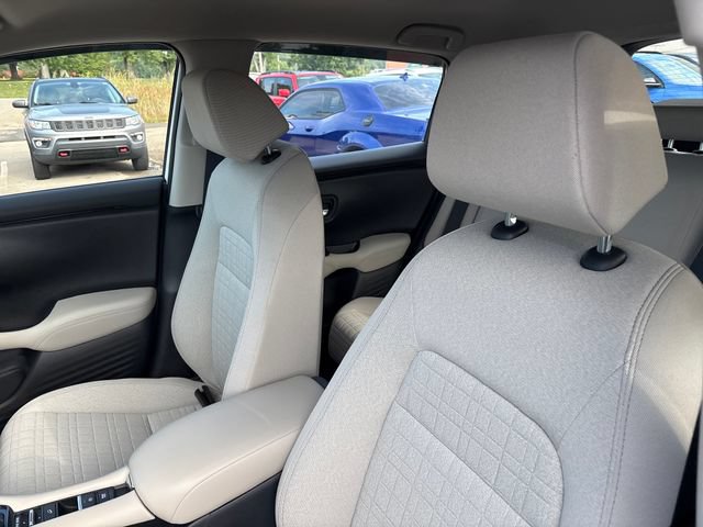 Used 2025 Honda HR-V LX image 9