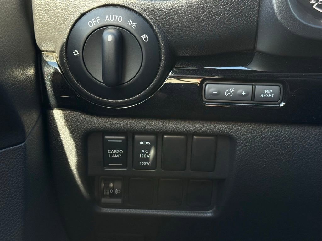 Used 2024 Nissan Titan SV w/ SV Bronze Edition Package RWD image 26