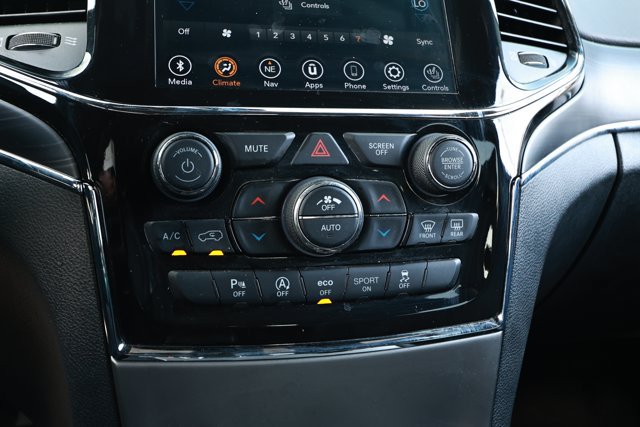 Used 2022 Jeep Grand Cherokee Limited RWD image 18
