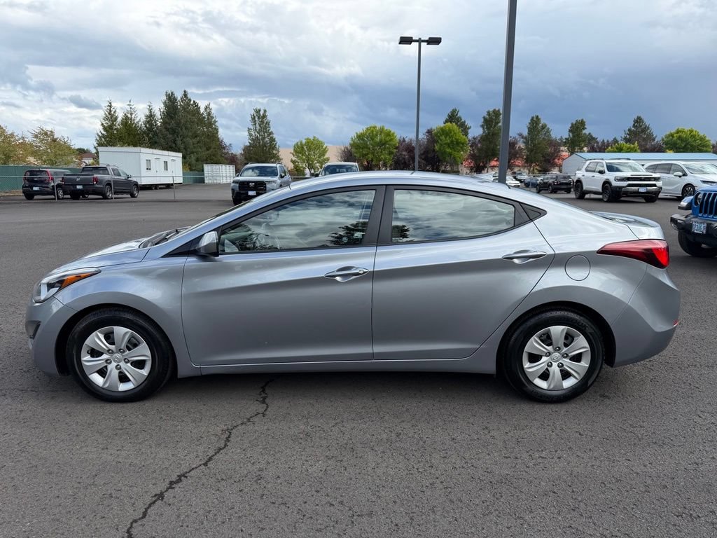 Used 2016 Hyundai Elantra SE FWD image 5