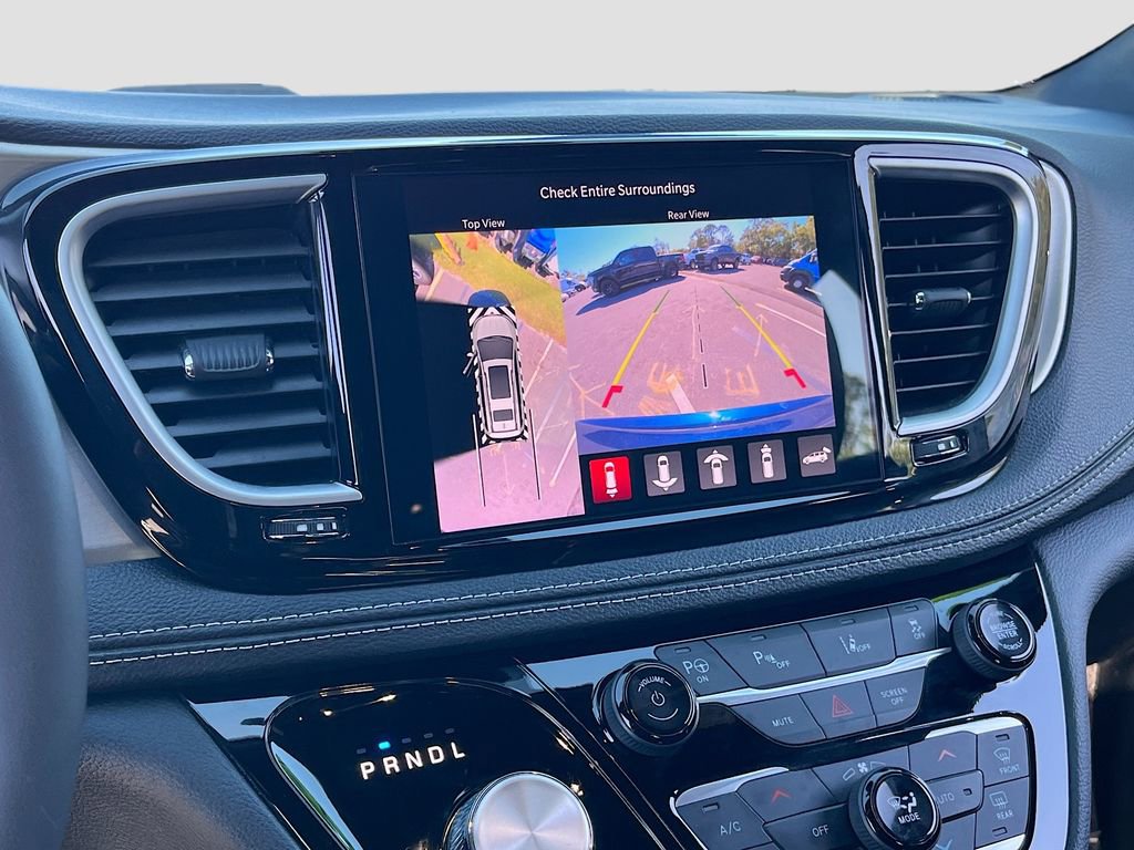 Certified 2024 Chrysler Pacifica Premium image 14