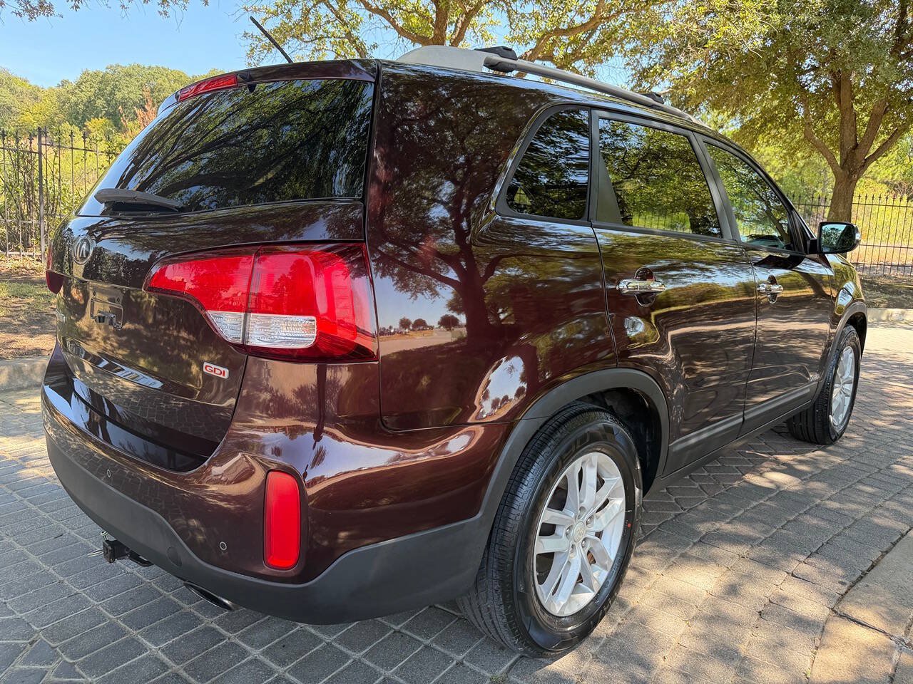 Used 2015 Kia Sorento LX AWD/4WD image 5