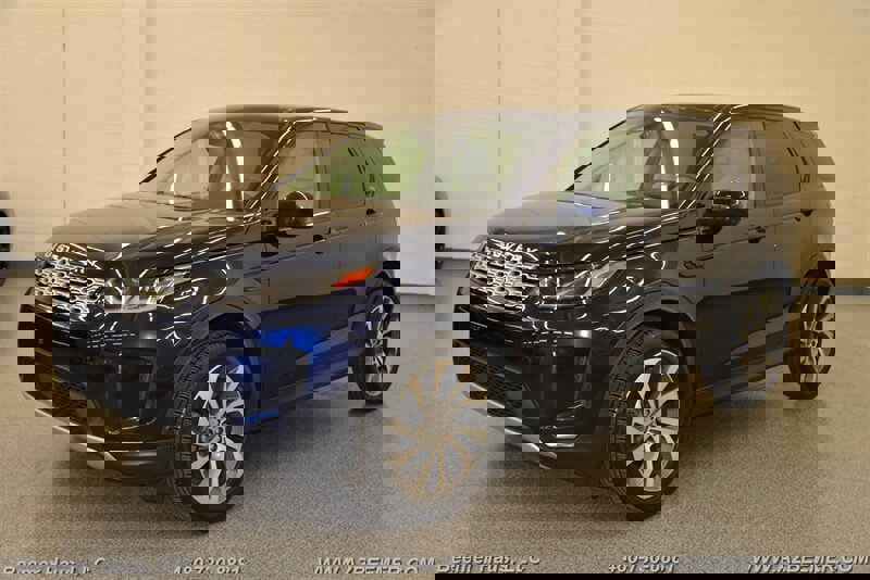 Used 2021 Land Rover Discovery Sport SE R-Dynamic image 3