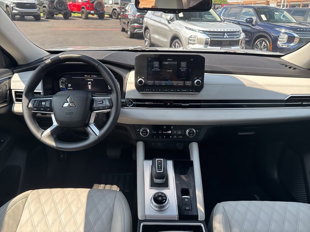 Used 2024 Mitsubishi Outlander SEL image 19