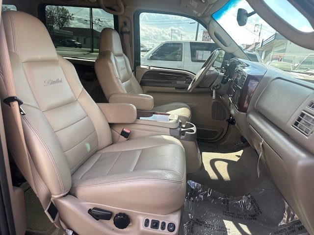 Used 2004 Ford Excursion Limited image 22