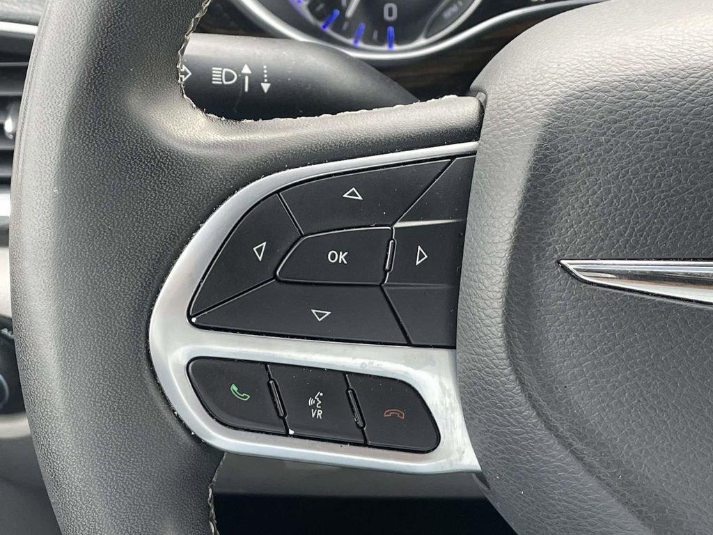 Certified 2023 Chrysler Pacifica Limited image 29