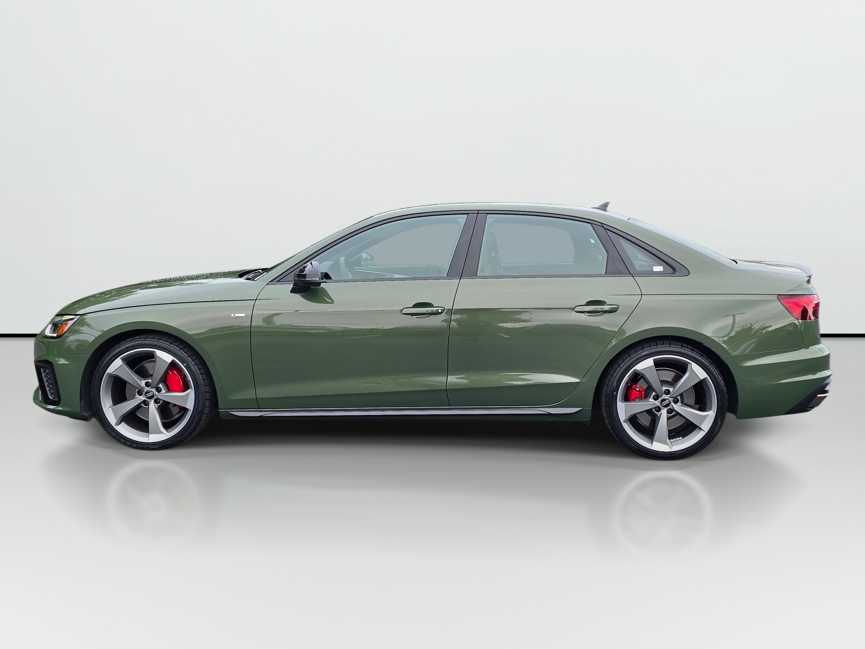 Used 2023 Audi A4 2.0T Premium Plus AWD/4WD image 2