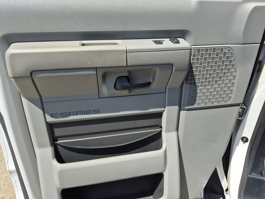 Used 2011 Ford E-350 and Econoline 350 XLT RWD image 15