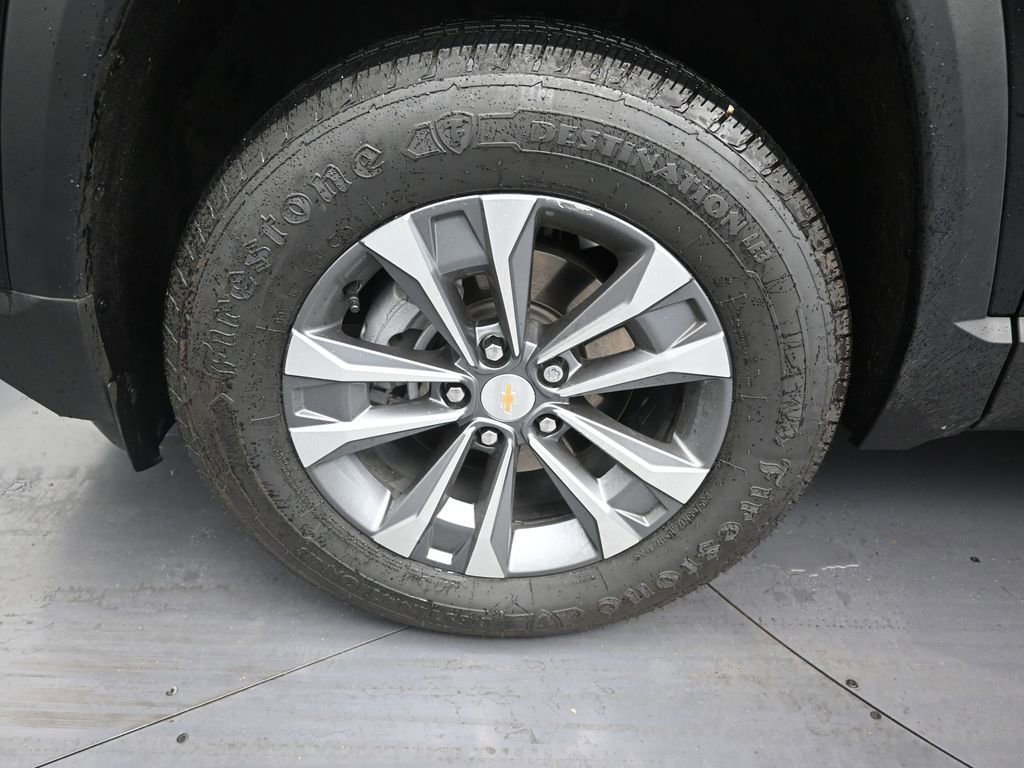 Used 2025 Chevrolet Equinox LT w/ Safety and Technology Package FWD image 9
