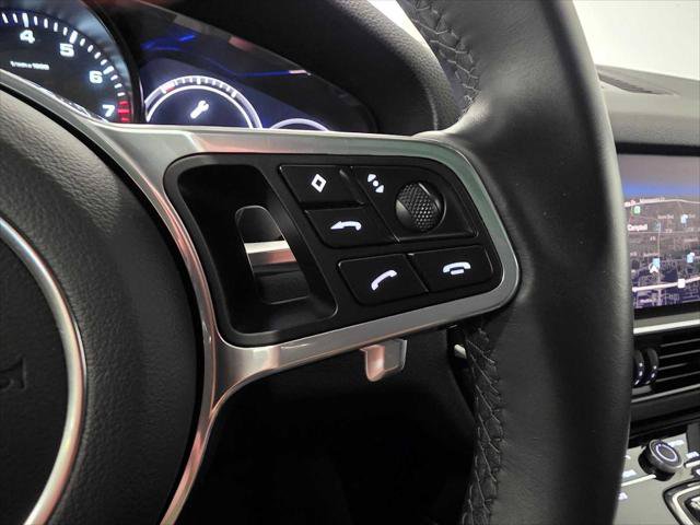 Used 2023 Porsche Cayenne AWD/4WD image 34