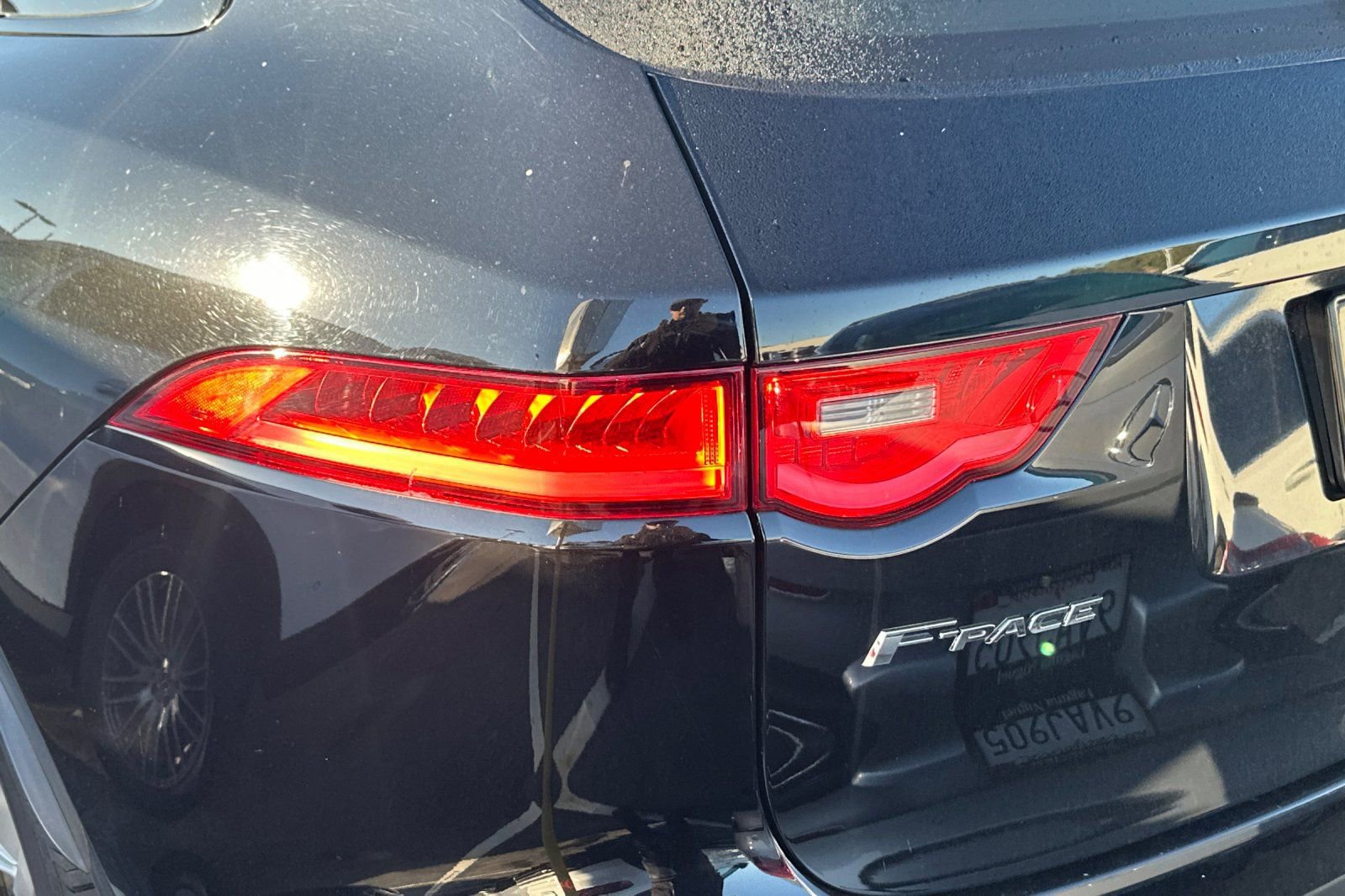 Used 2018 Jaguar F-PACE R-Sport image 9