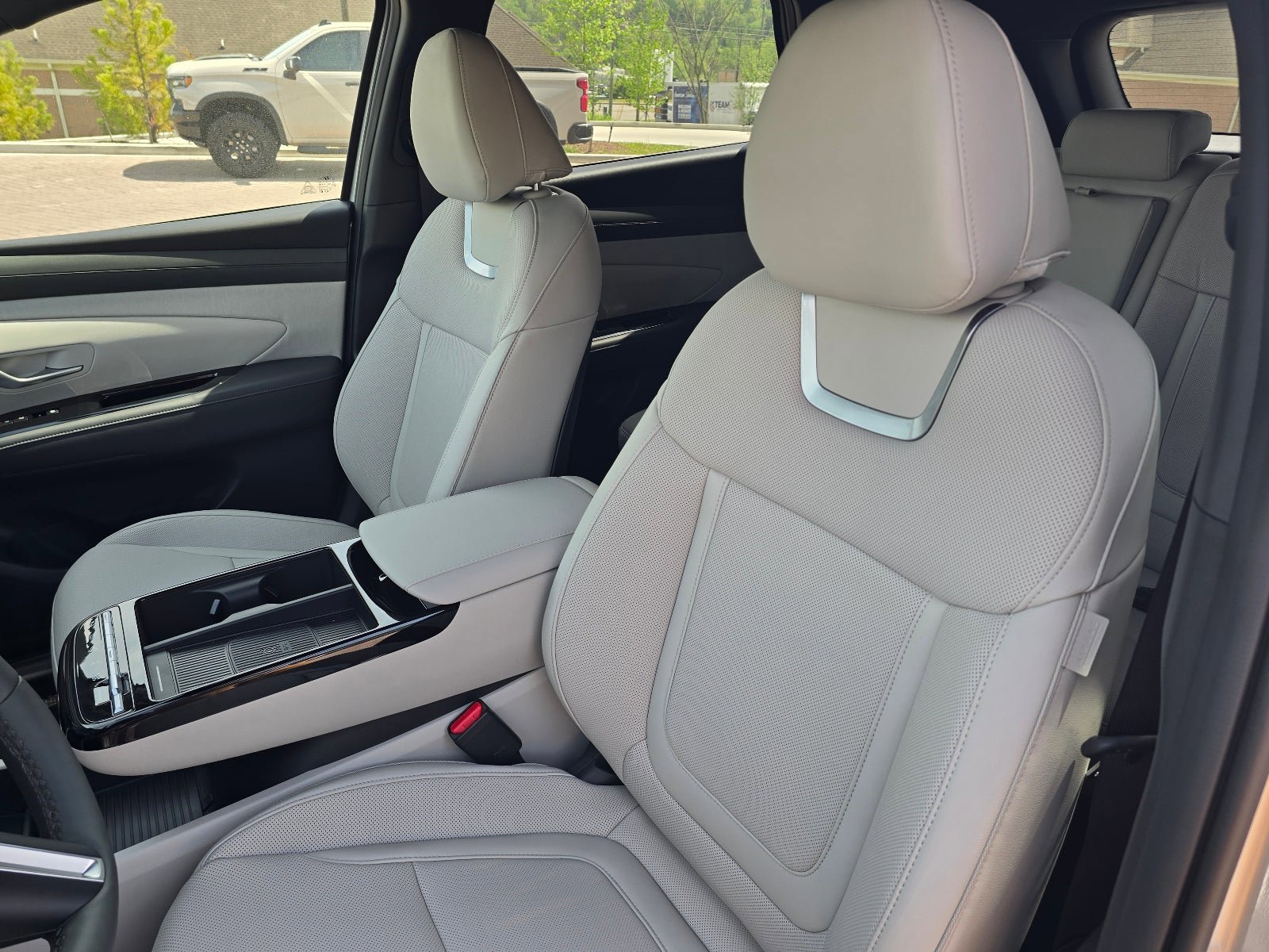 New 2026 Hyundai Tucson Limited FWD image 12