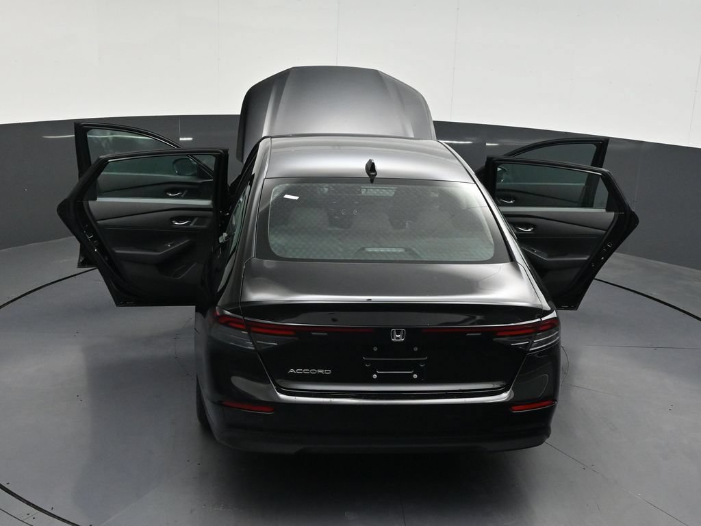 Used 2025 Honda Accord SE image 36