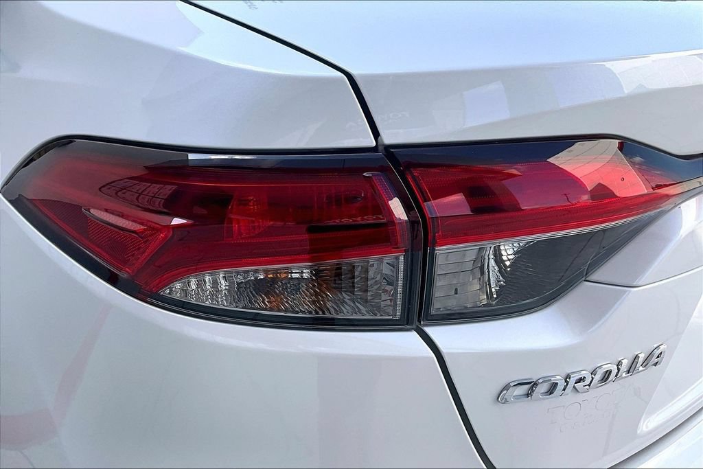 Certified 2025 Toyota Corolla XLE FWD image 25