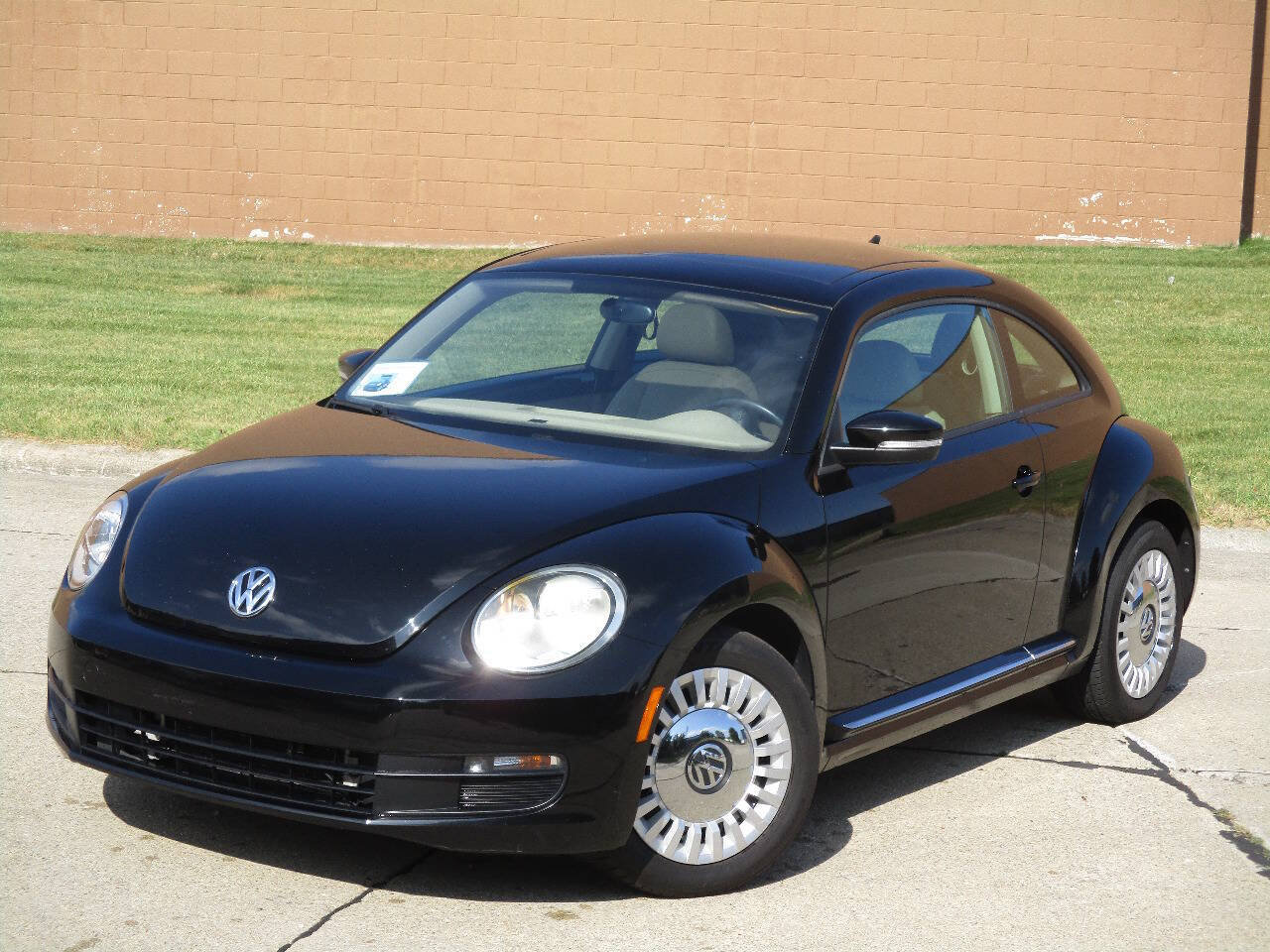 Used 2015 Volkswagen Beetle 1.8T FWD image 64