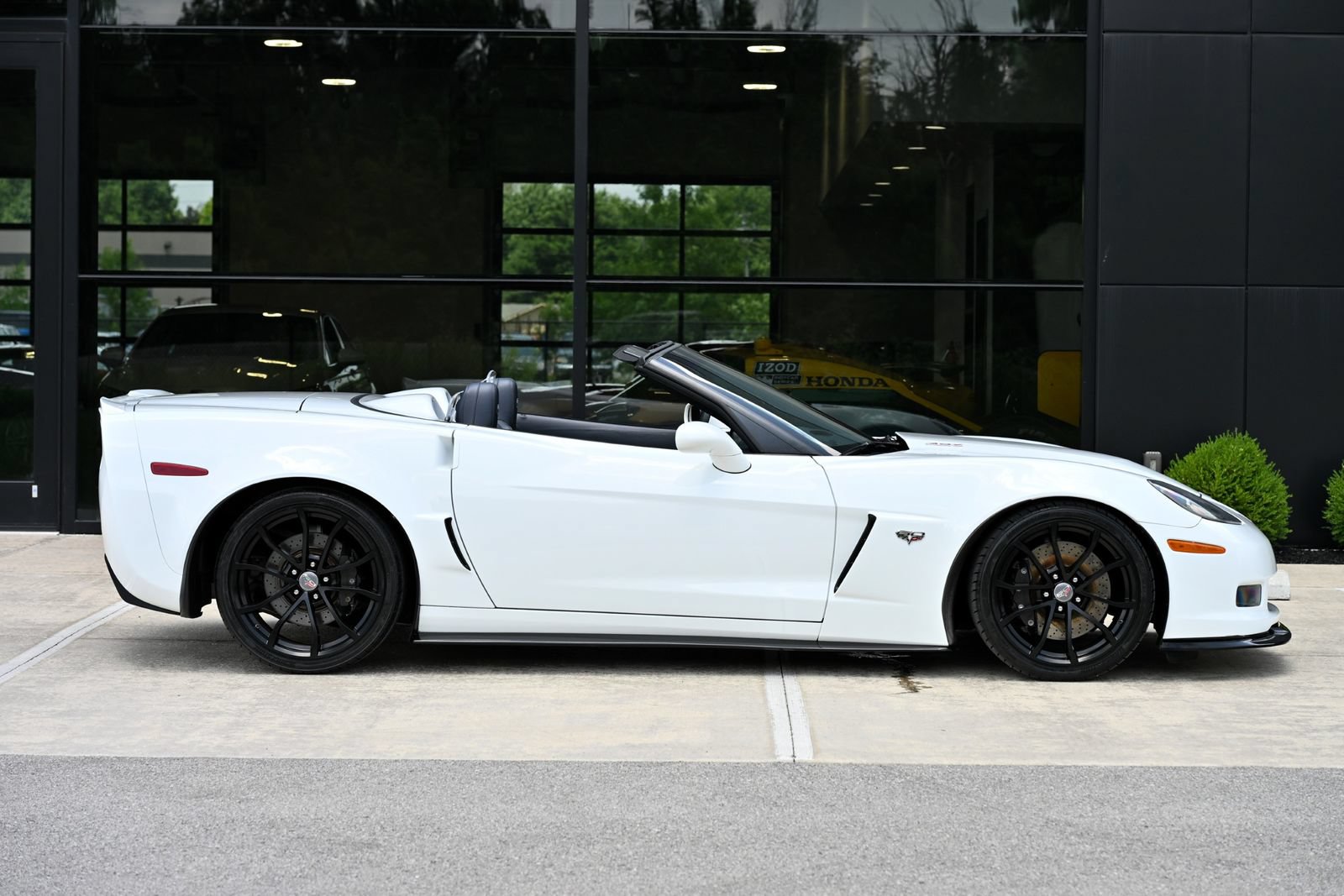 Used 2013 Chevrolet Corvette 427 w/ 1SC Preferred Equipment Group RWD image 18