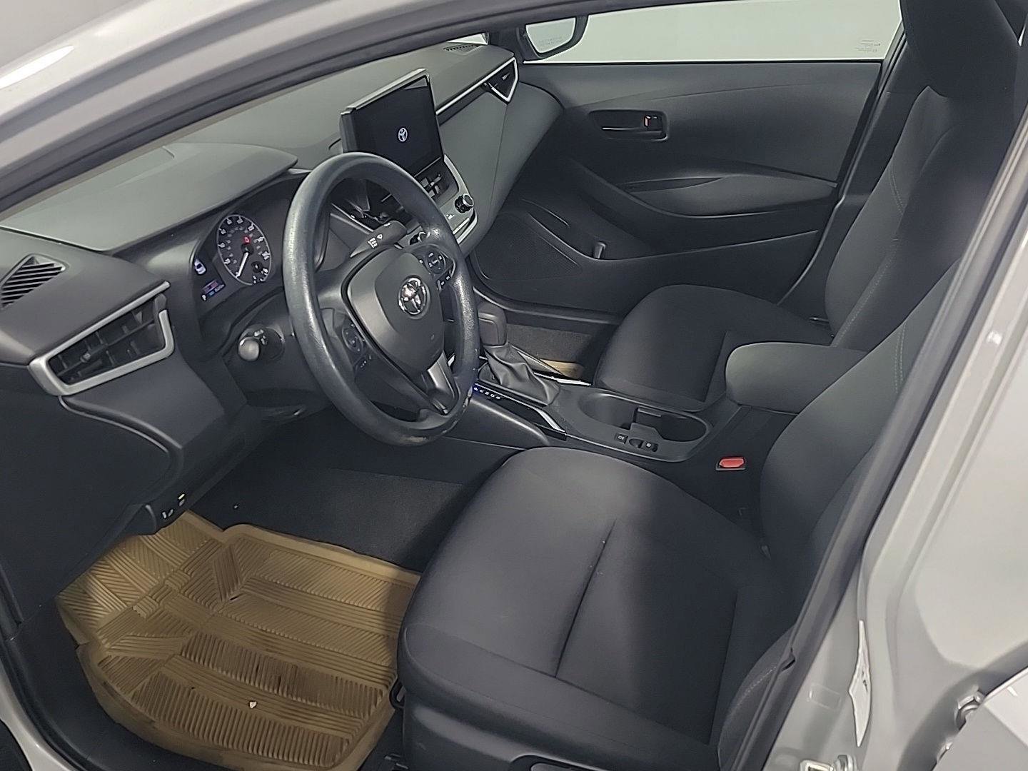 Used 2023 Toyota Corolla LE image 18