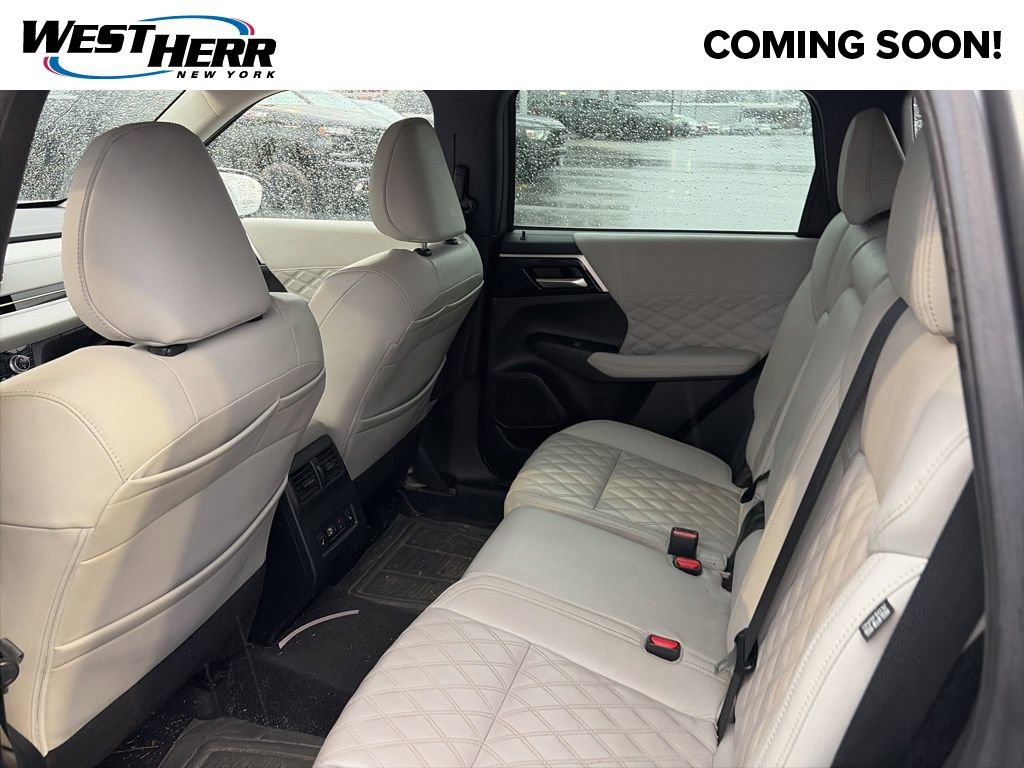 Used 2022 Mitsubishi Outlander SEL image 6