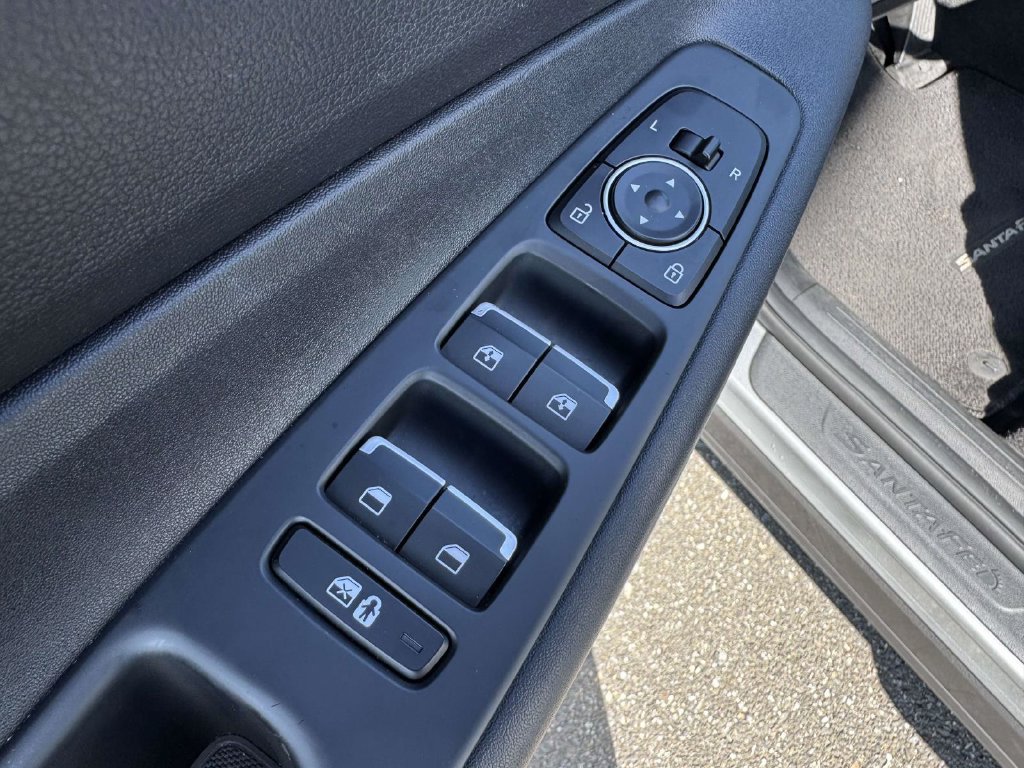 Used 2023 Hyundai Santa Fe SEL AWD/4WD image 18