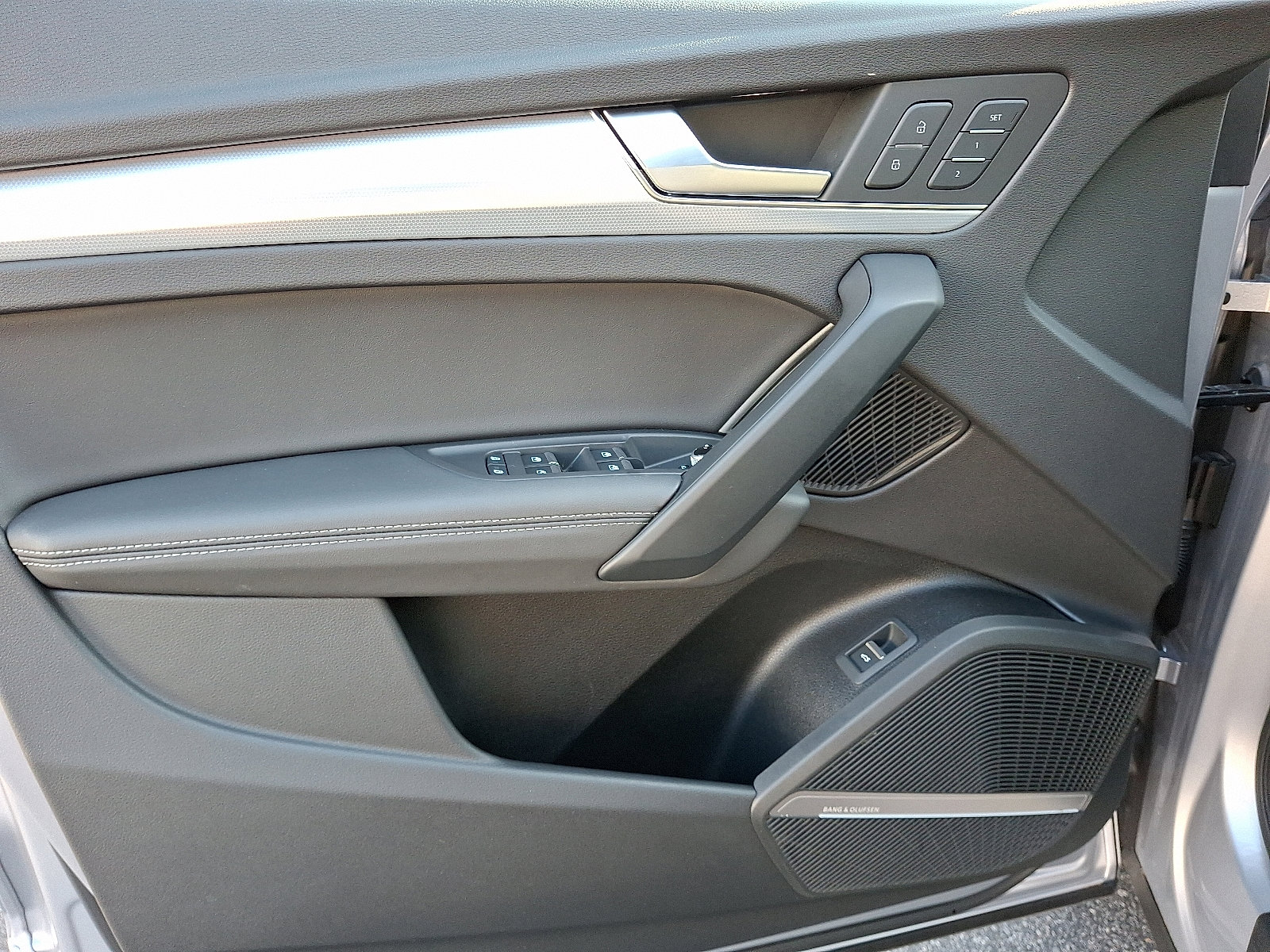 Certified 2025 Audi Q5 2.0T Premium Plus image 13