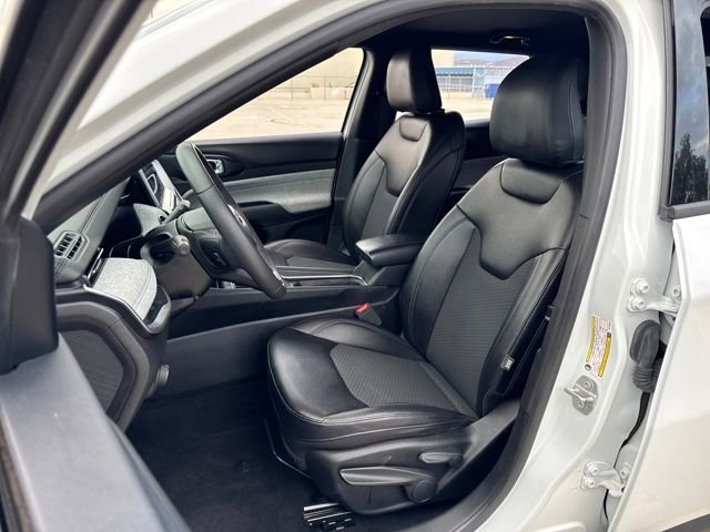 Used 2024 Jeep Compass Latitude image 8