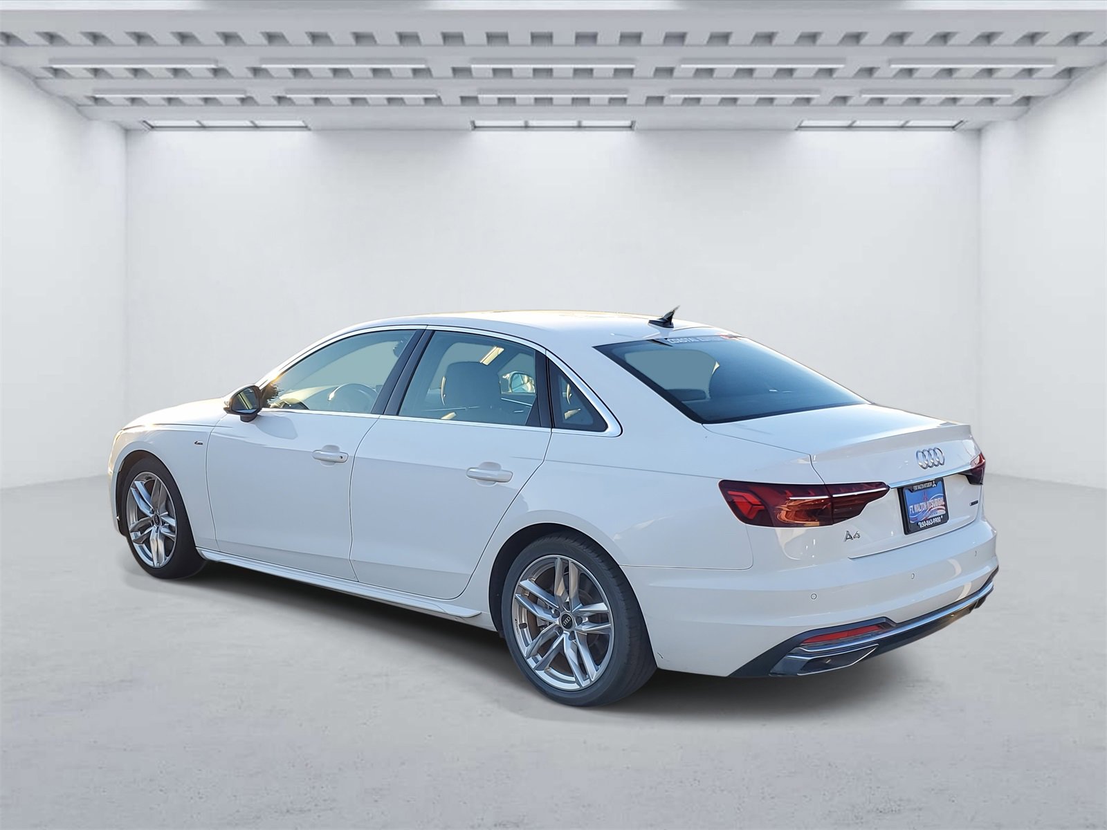 Used 2023 Audi A4 2.0T Premium Plus image 3