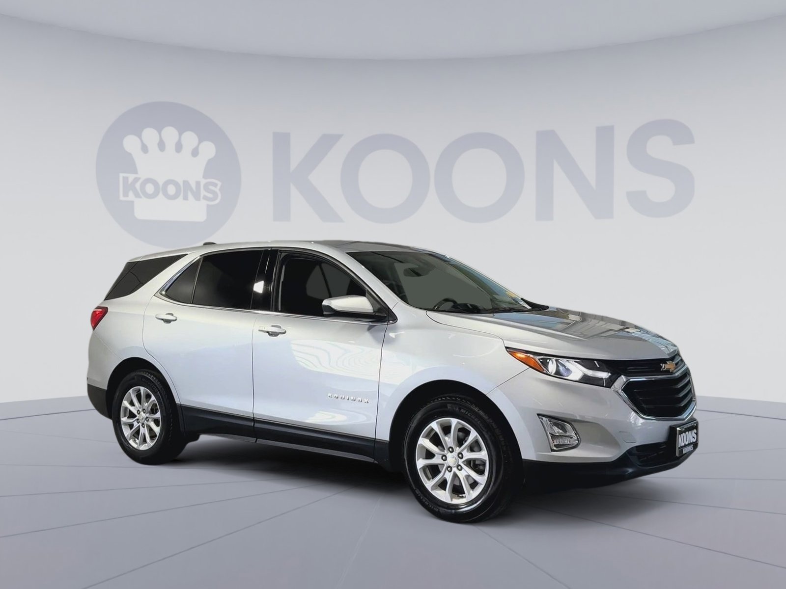 Used 2020 Chevrolet Equinox LT FWD image 2