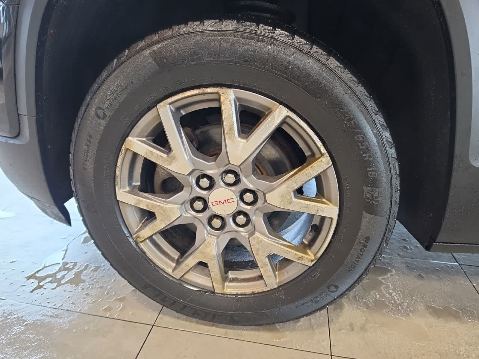 Used 2020 GMC Acadia SLT w/ GMC Pro Grade Package AWD/4WD image 15
