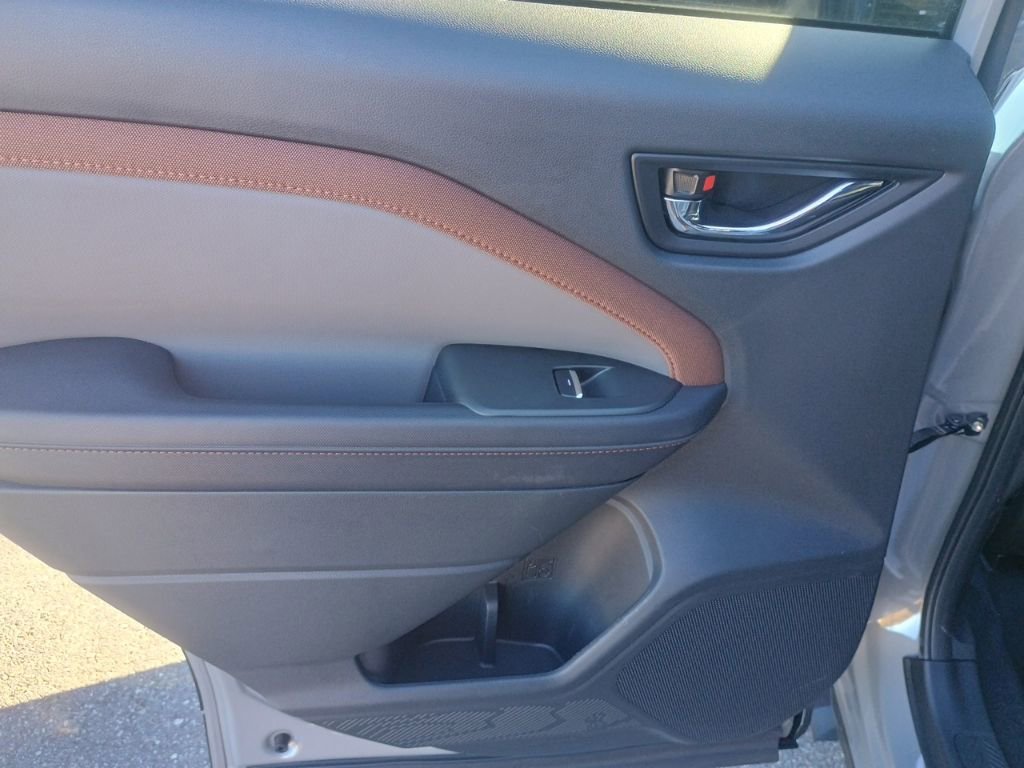 Certified 2025 Subaru Forester Sport w/ Popular Package image 12