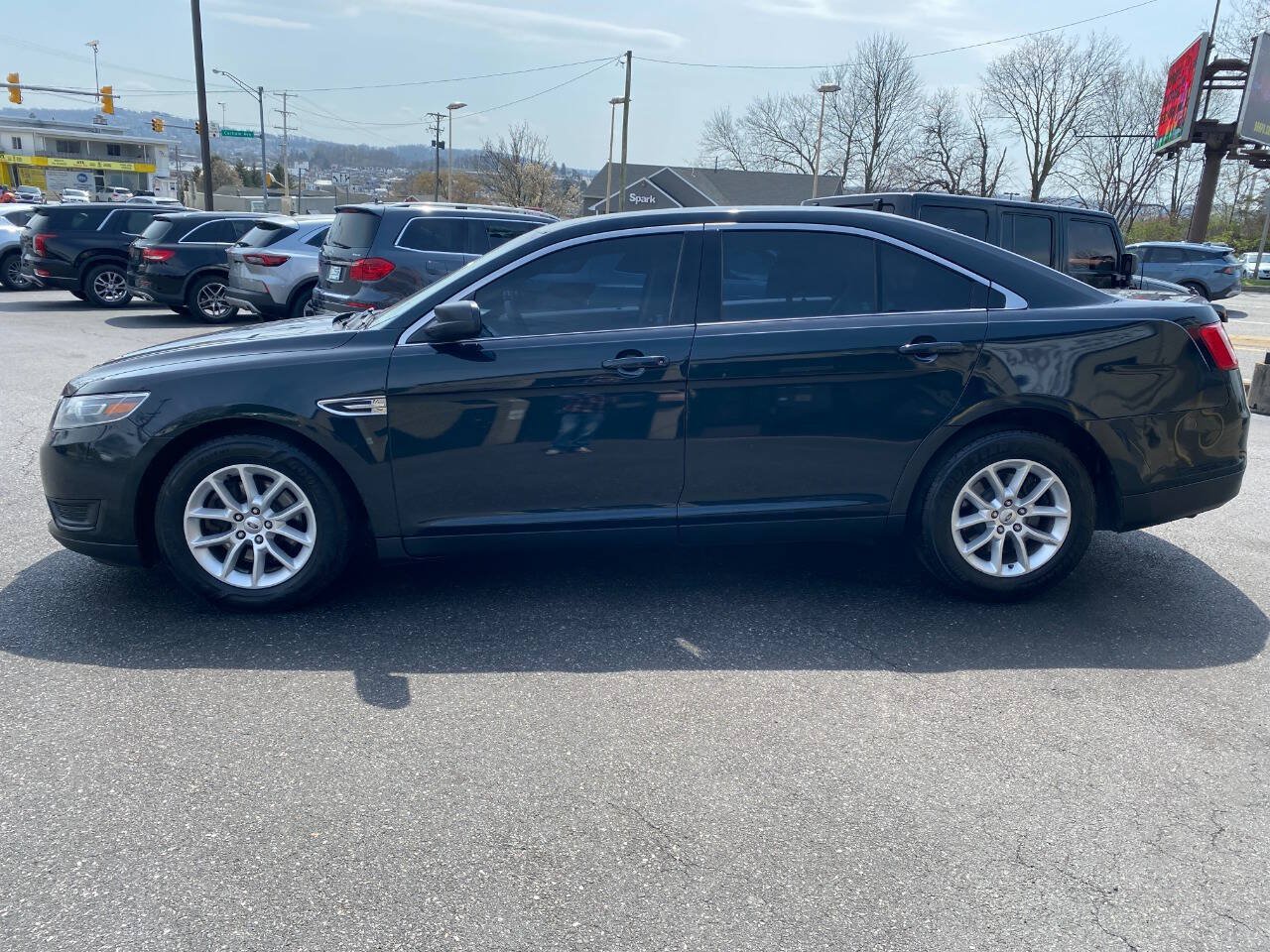 Used 2015 Ford Taurus SE FWD image 6