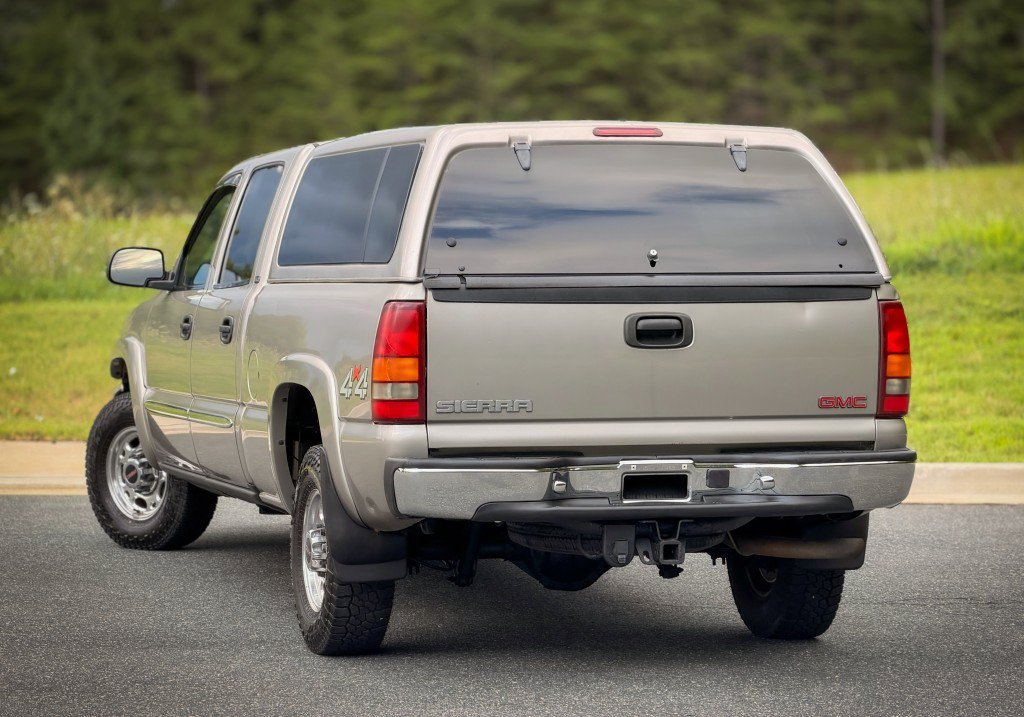 Used 2003 GMC Sierra 1500 SLT w/ SLT Preferred Equipment Group AWD/4WD image 8
