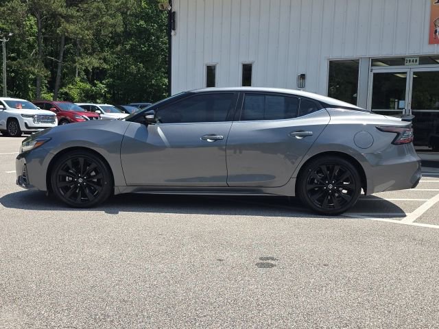 Used 2020 Nissan Maxima SR w/ Sport Mat Group FWD image 2