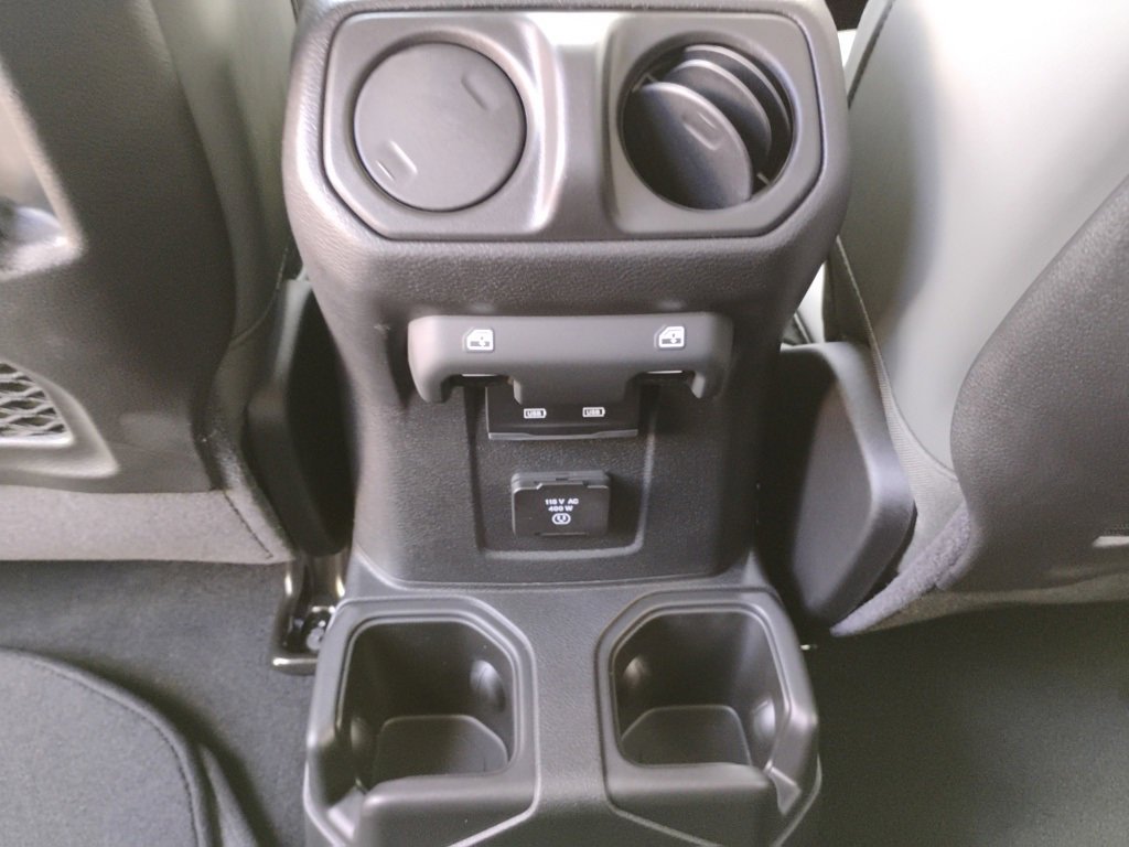 New 2025 Jeep Gladiator Mojave w/ Convenience Group image 17