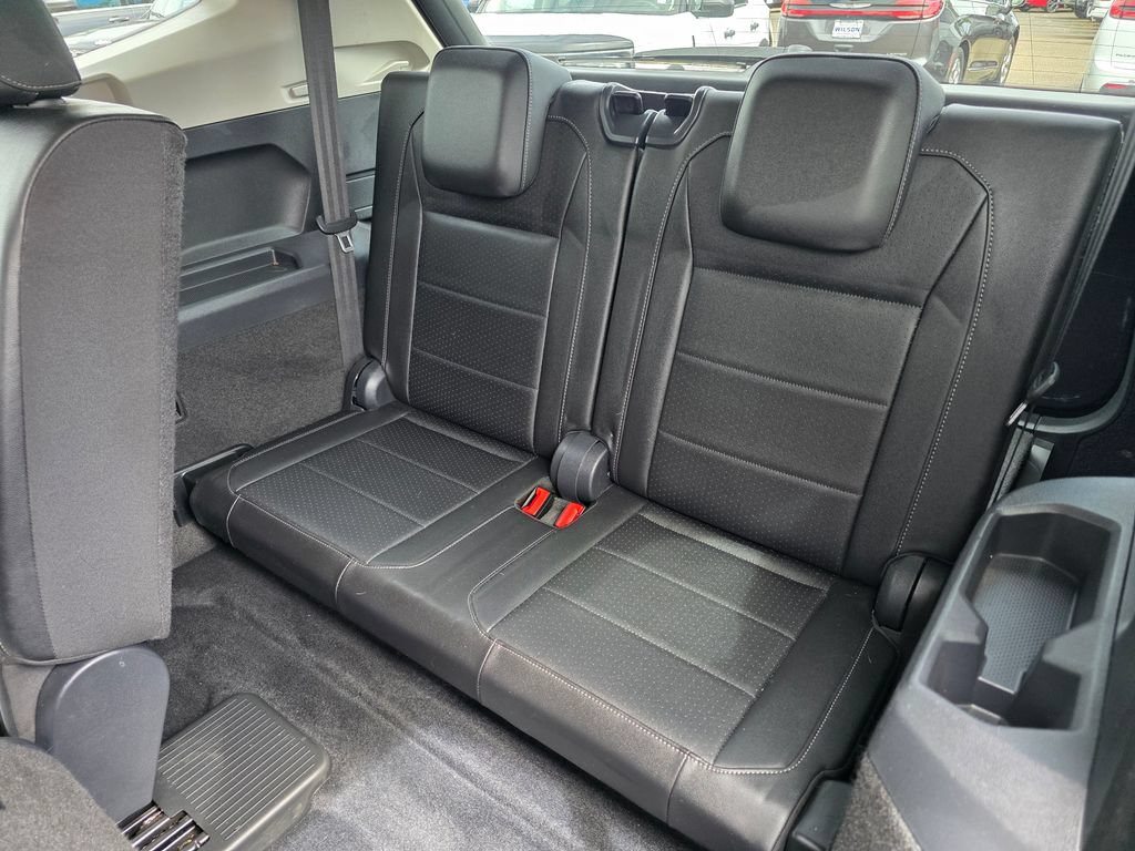 Used 2020 Volkswagen Tiguan SE FWD image 12