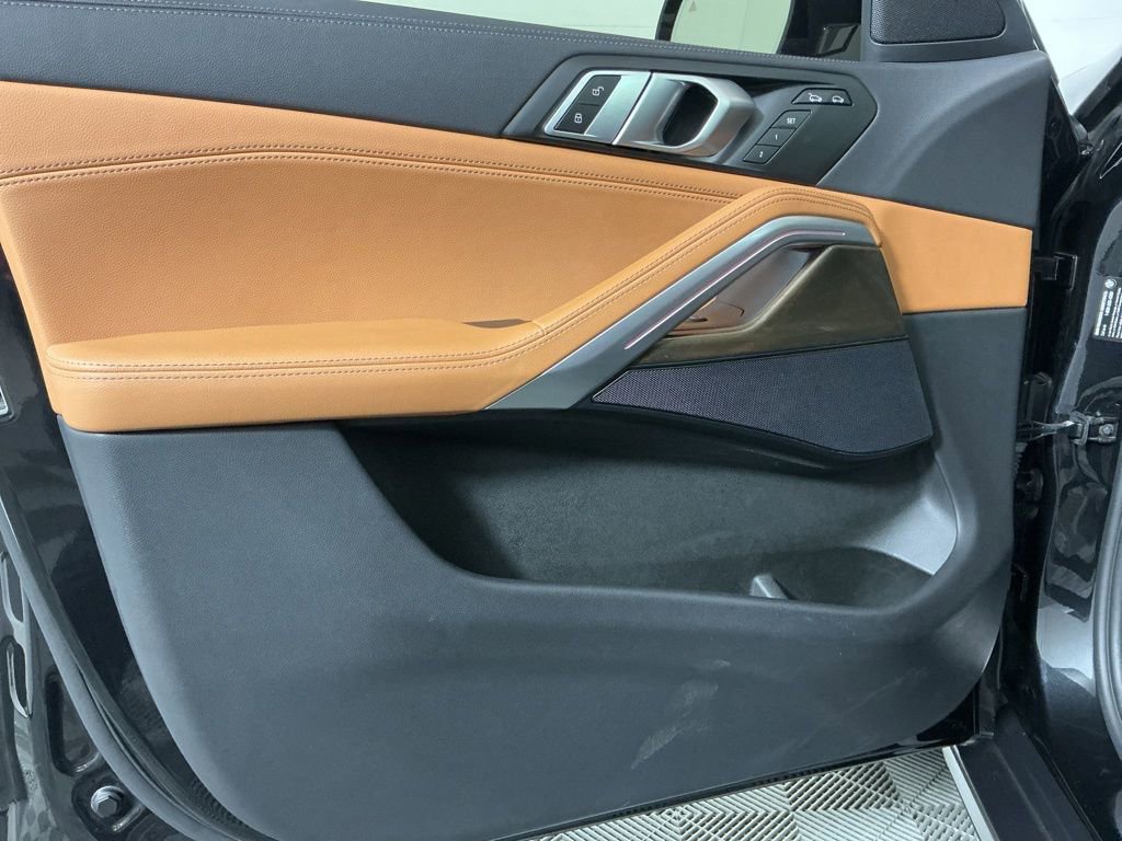 Certified 2022 BMW X6 xDrive40i w/ Premium Package image 17