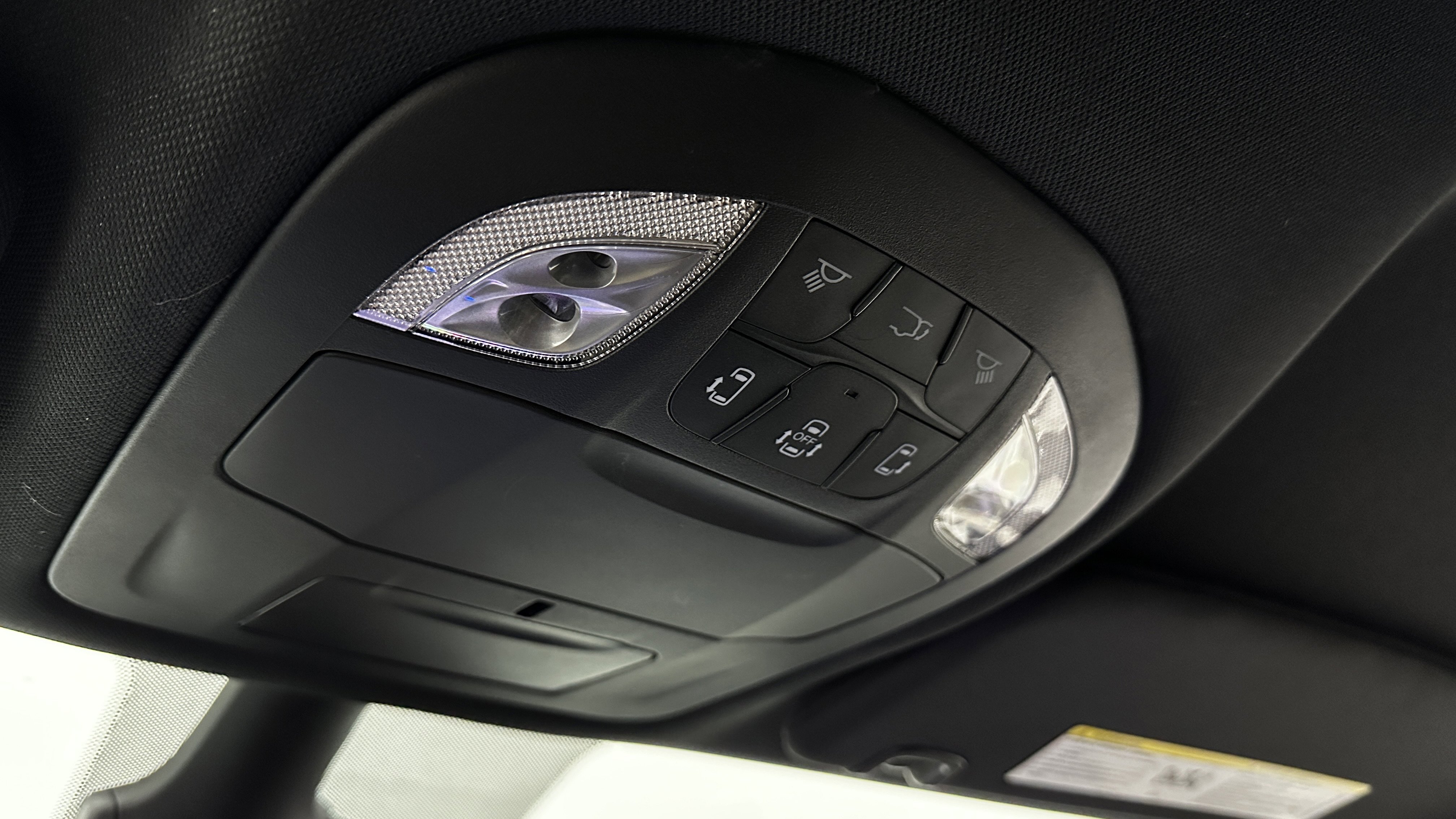 Used 2025 Chrysler Pacifica Select image 19