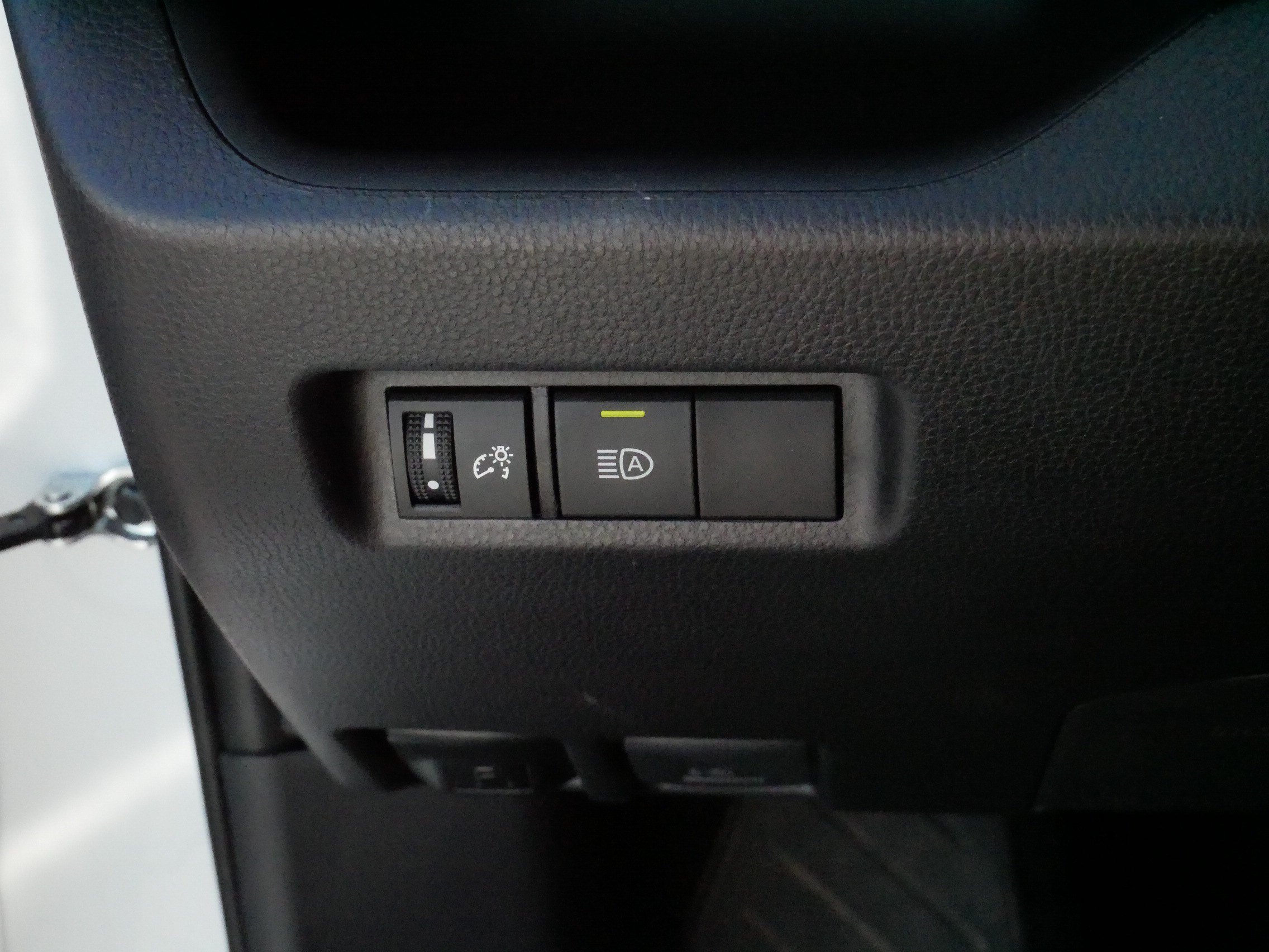 Certified 2025 Toyota RAV4 XLE AWD/4WD image 27