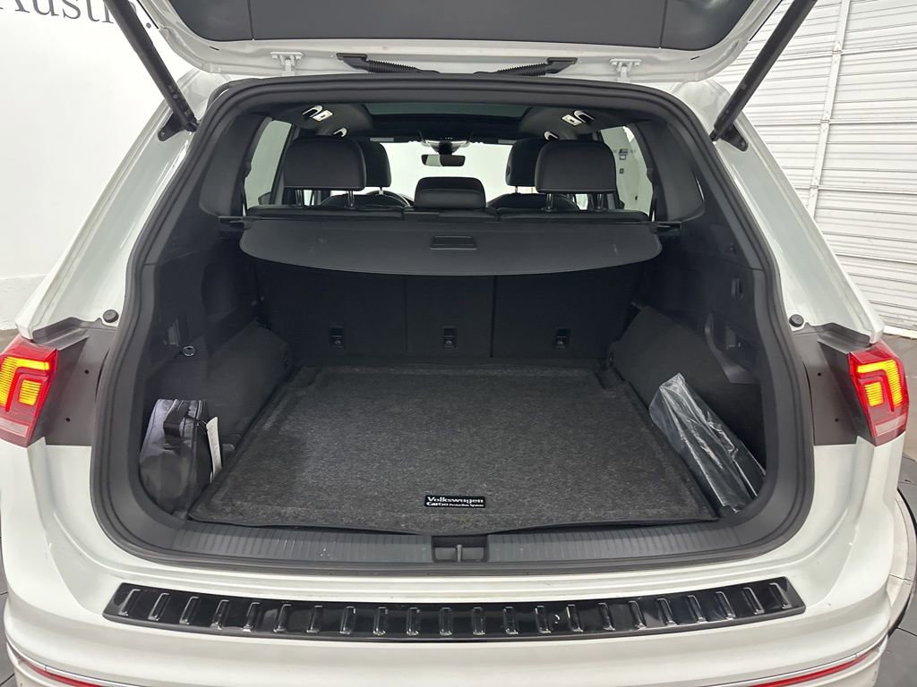 Used 2024 Volkswagen Tiguan SEL R-Line image 26
