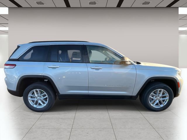 New 2025 Jeep Grand Cherokee Laredo X w/ Luxury Tech Group I AWD/4WD image 2
