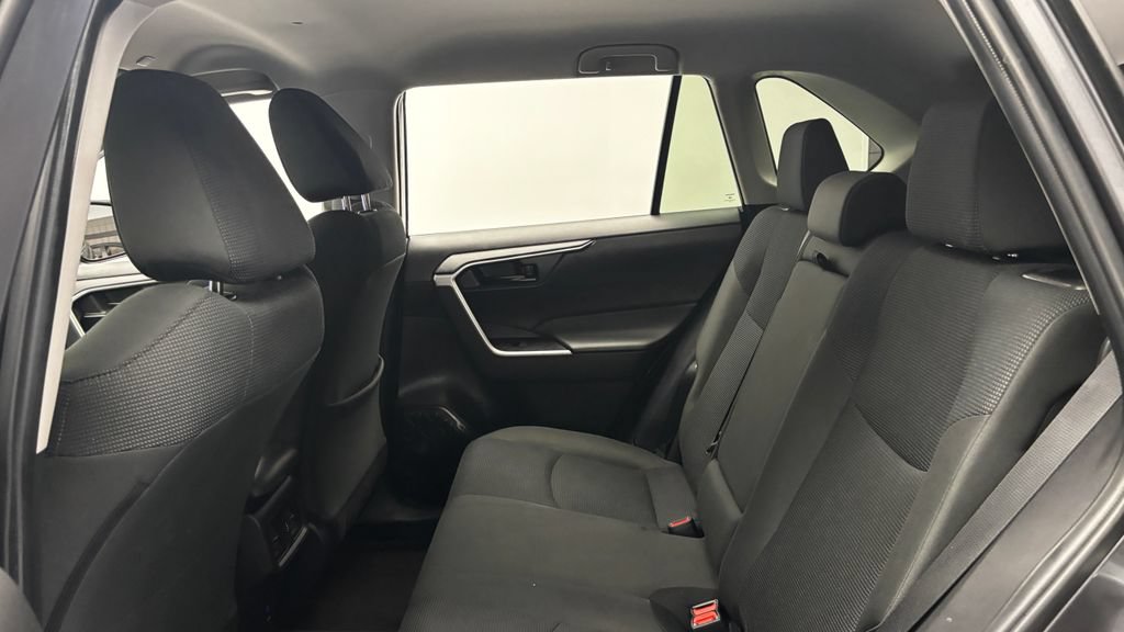 Used 2023 Toyota RAV4 LE AWD/4WD image 30