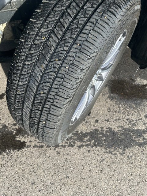 Used 2019 Toyota Highlander XLE image 4