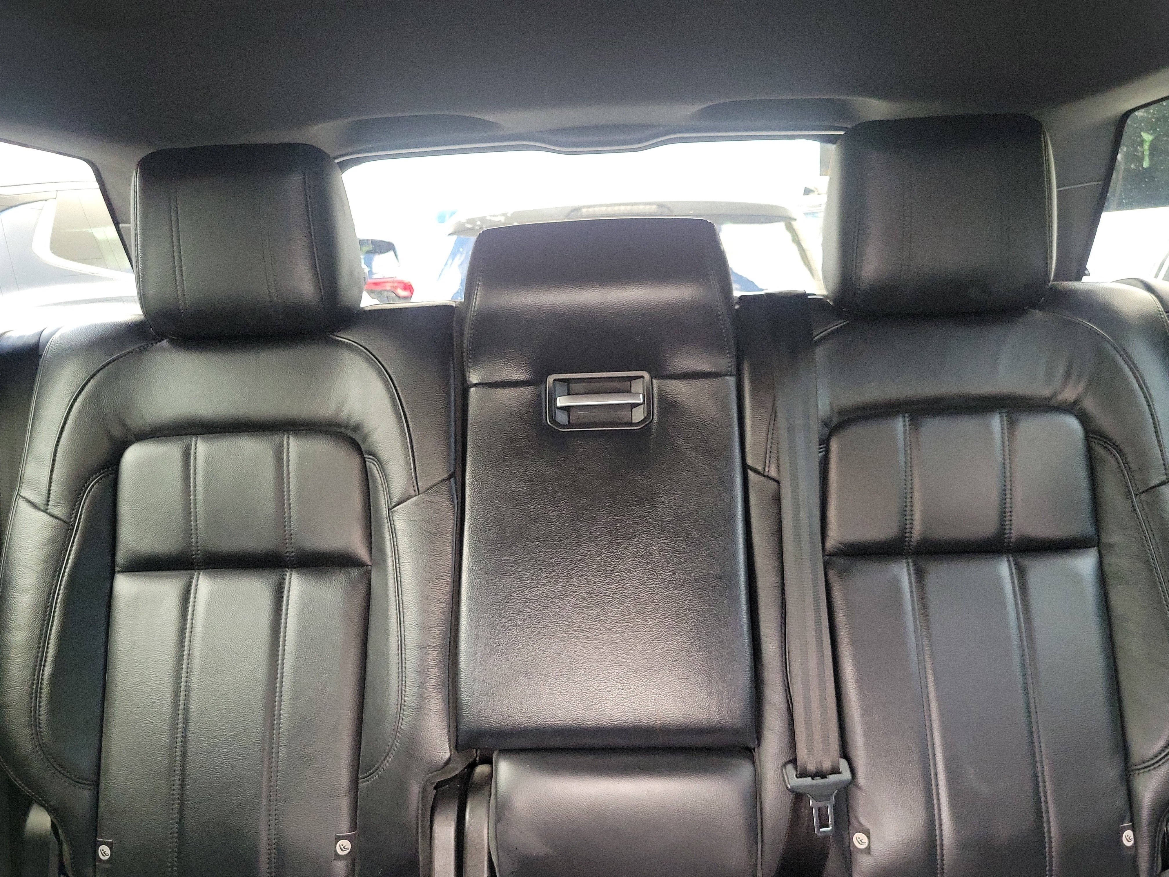 Used 2018 Land Rover Range Rover Sport SE AWD/4WD image 15