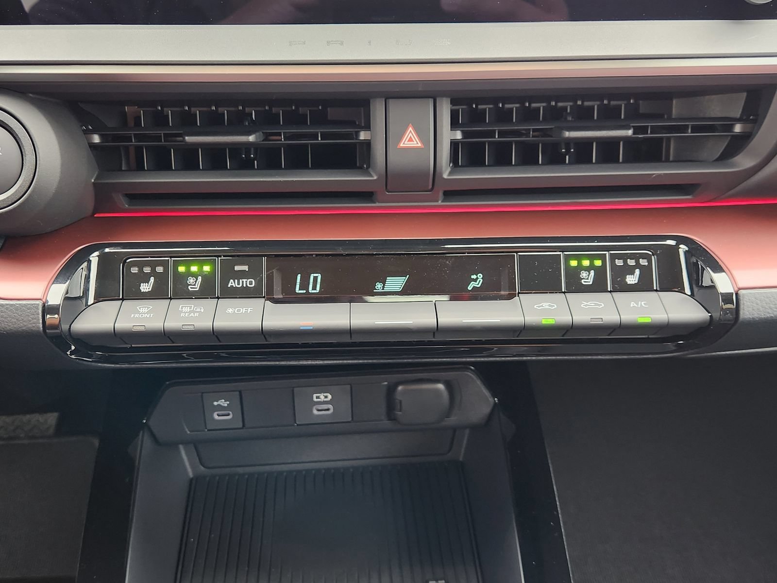 New 2026 Toyota Prius Plug-In Hybrid w/ Limited Premium Package FWD image 19