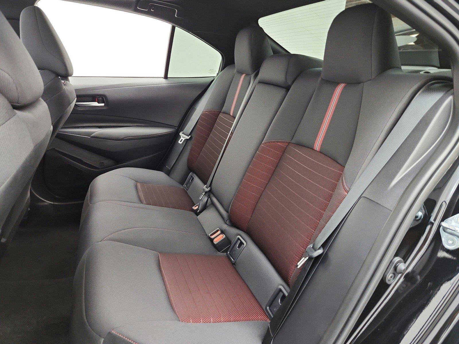Used 2025 Toyota Corolla SE w/ SE Premium Package FWD image 16