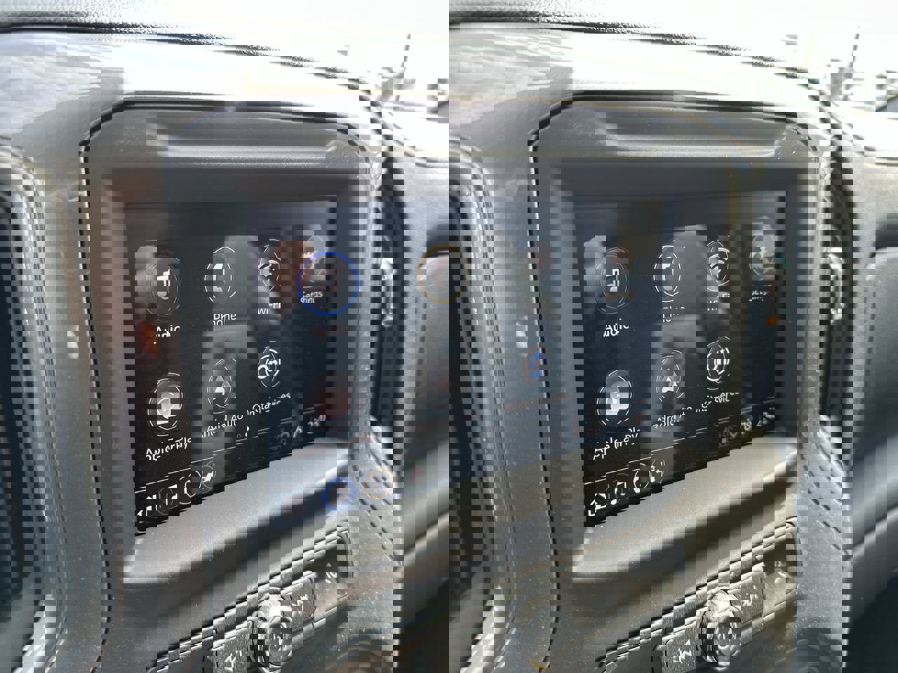 New 2025 GMC Sierra 2500 Pro w/ Convenience Package image 16